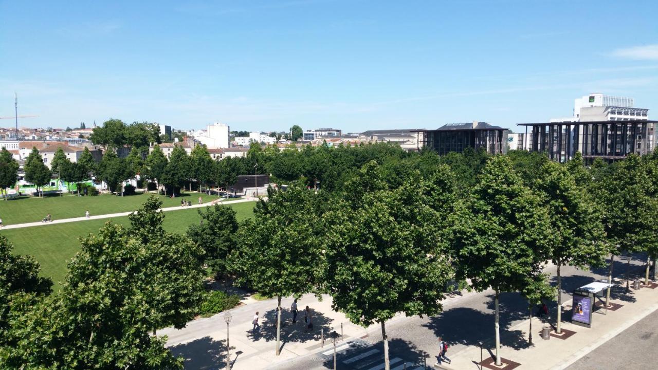 Best Western Hotel De La Breche Niort Exterior photo